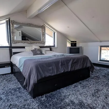 Big 5-bedroom House In