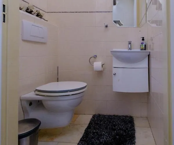 Big 5-bedroom House In