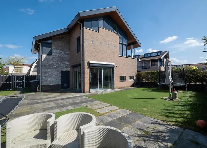 Big 5-bedroom House In * Capelle aan den IJssel