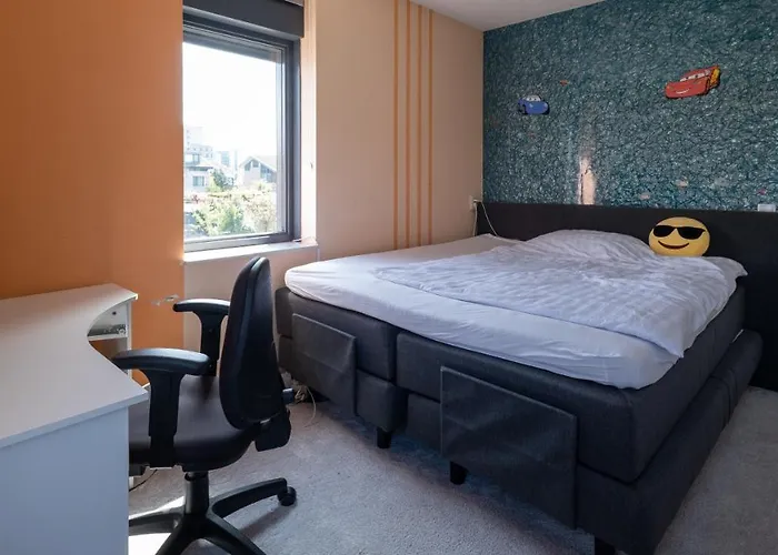 Big 5-bedroom House In * Capelle aan den IJssel