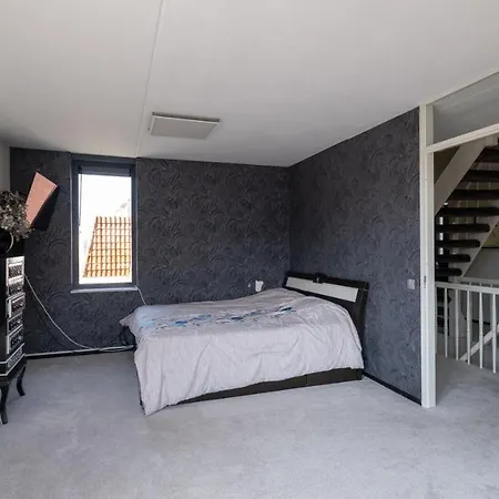 Big 5-bedroom House In *