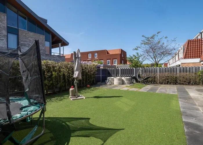 Prázdninový dům Big 5-bedroom House In *