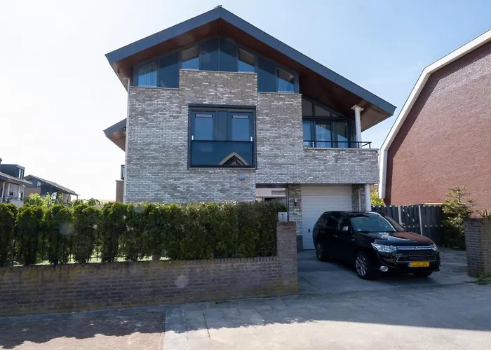 Big 5-bedroom House In *