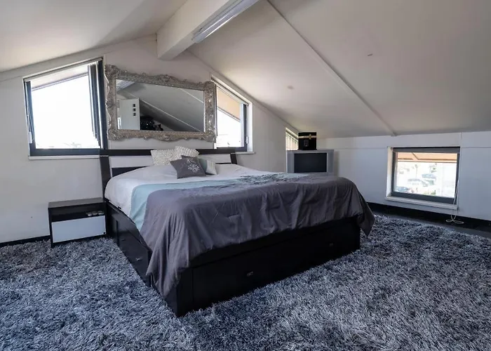 Big 5-bedroom House In