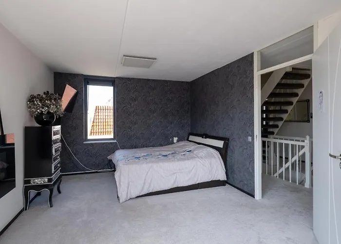 Big 5-bedroom House In *